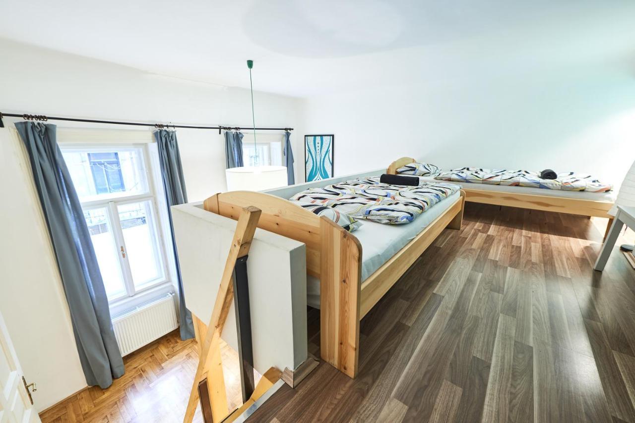 Large Apartment For Groups City Center Dist. VII 부다페스트 외부 사진