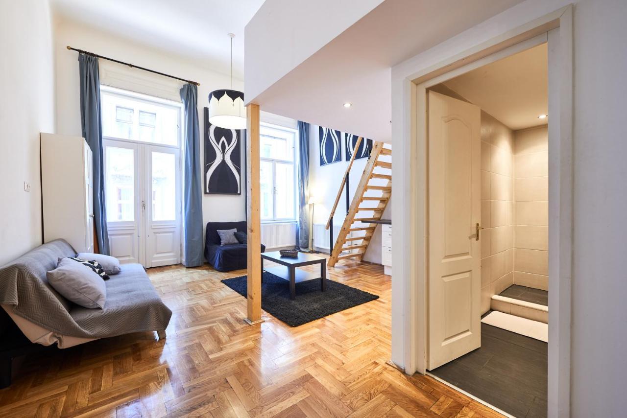 Large Apartment For Groups City Center Dist. VII 부다페스트 외부 사진