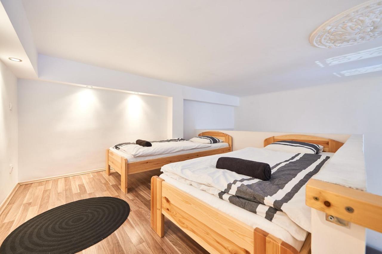 Large Apartment For Groups City Center Dist. VII 부다페스트 외부 사진