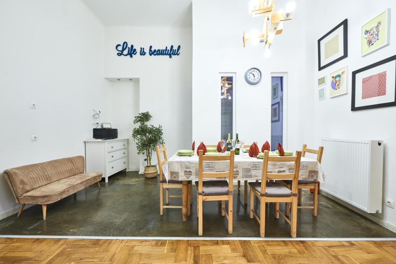 Large Apartment For Groups City Center Dist. VII 부다페스트 외부 사진