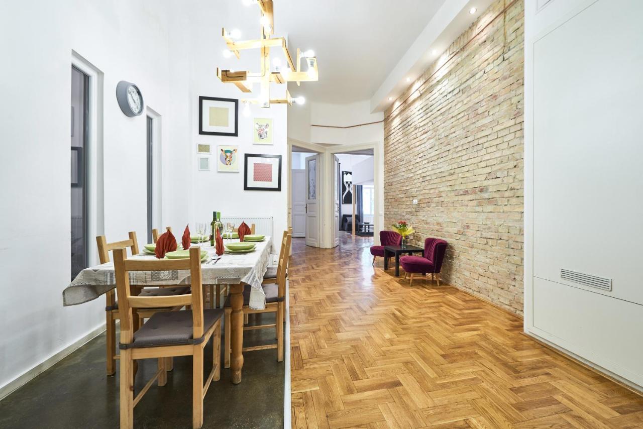 Large Apartment For Groups City Center Dist. VII 부다페스트 외부 사진