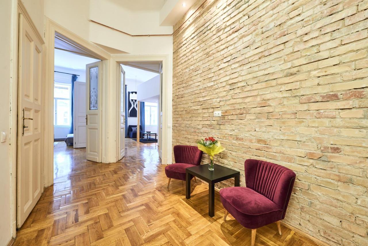 Large Apartment For Groups City Center Dist. VII 부다페스트 외부 사진