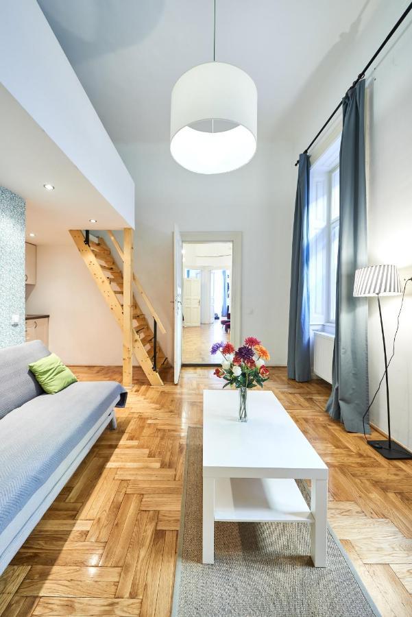 Large Apartment For Groups City Center Dist. VII 부다페스트 외부 사진